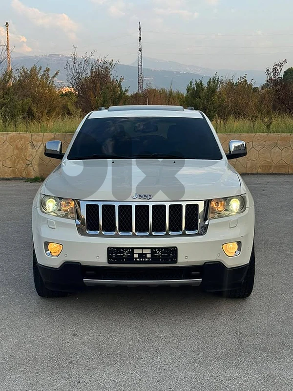Grand cherokee overland v8 2011