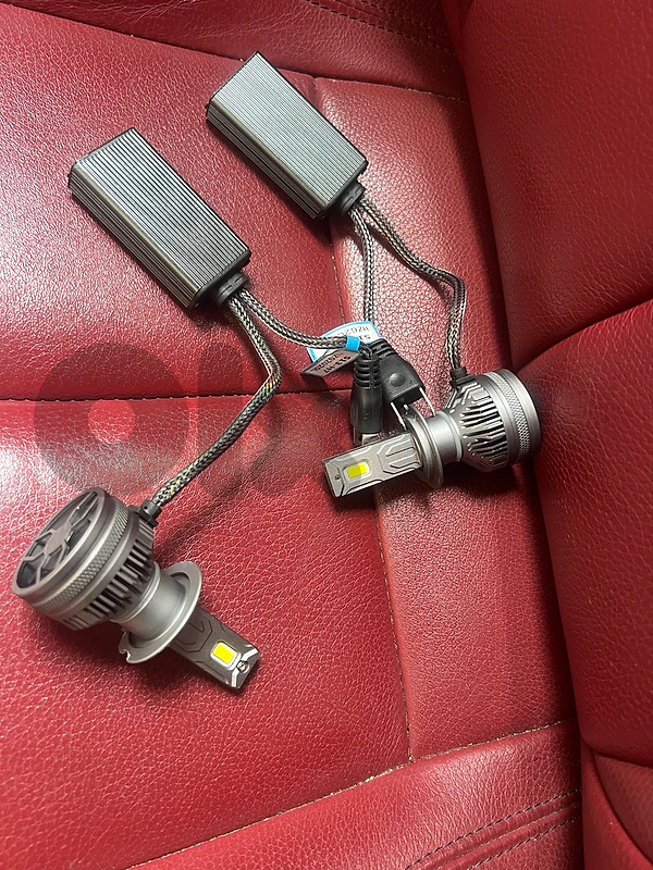 H7 LED headlight bulb