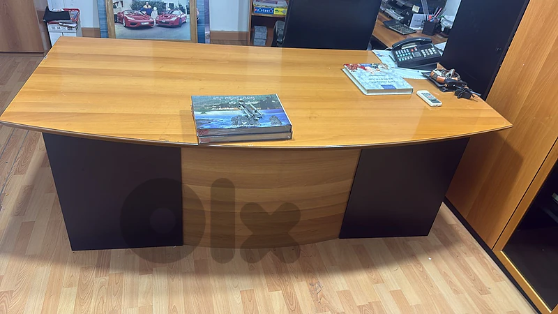 Modern Curved Executive Office Desk / Chair