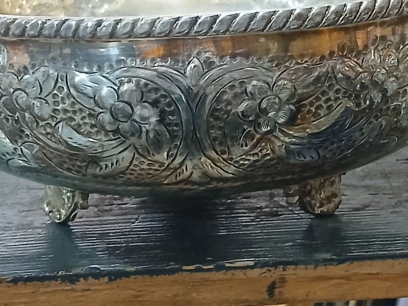 antique vase in perfect condition 27cm
