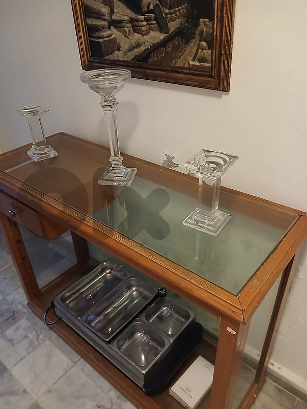 بار خشب 40 $  فاترين 60$