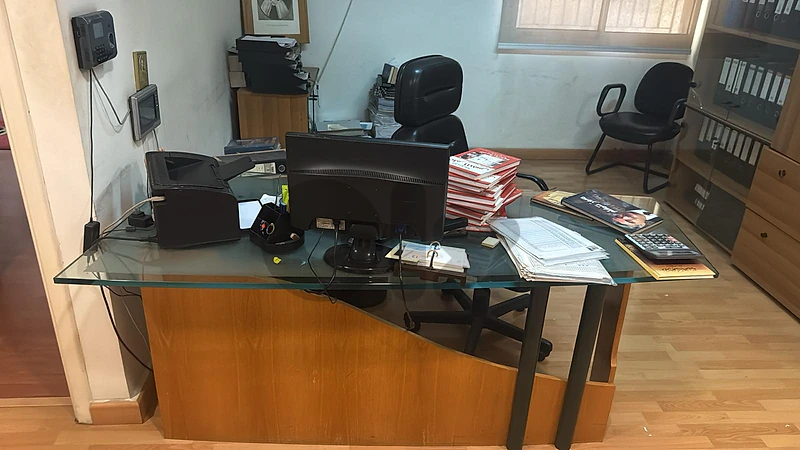 Modern Glass Office Set: Executive Desk, Armchair & 4 drawer cabinet