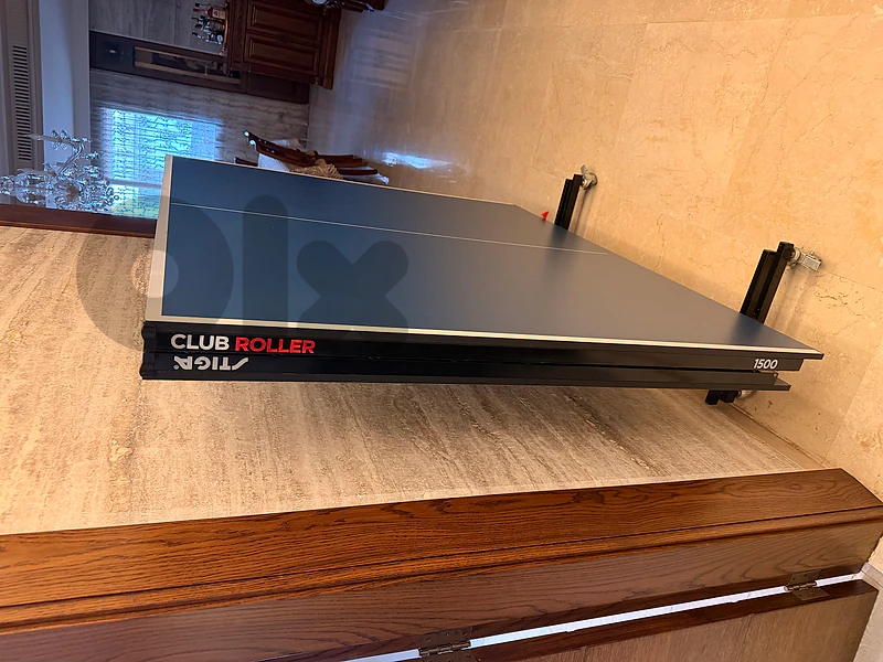 STIGA Club Roller 1500 Ping Pong Table + 4 Rackets & Balls