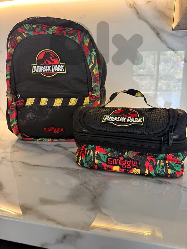SMIGGLE – JURASSIC WORLD Backpack + lunch bag