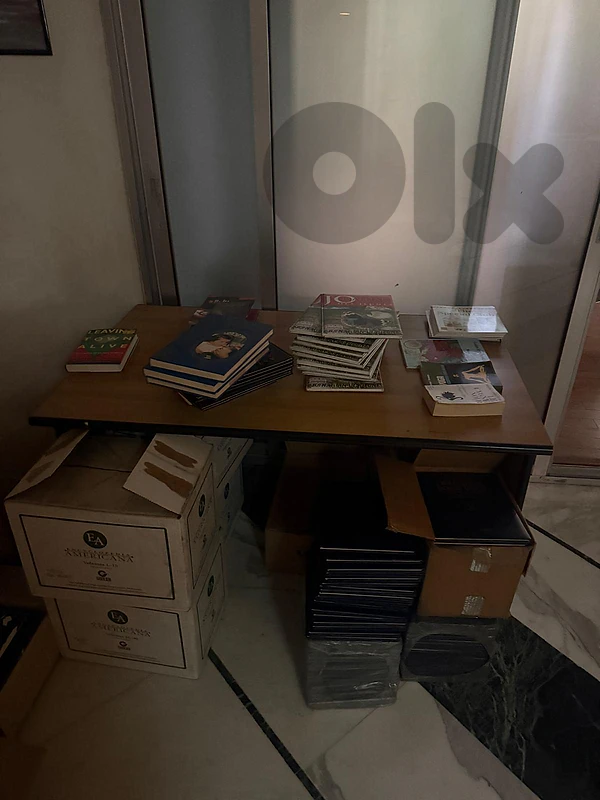 Compact Wood-Top Office Work Desk / Utility Table