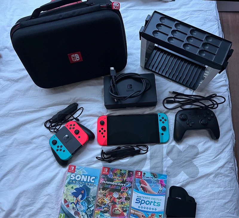 🎮 NINTENDO SWITCH OLED – COMPLETE GAMING BUNDLE! 🔥