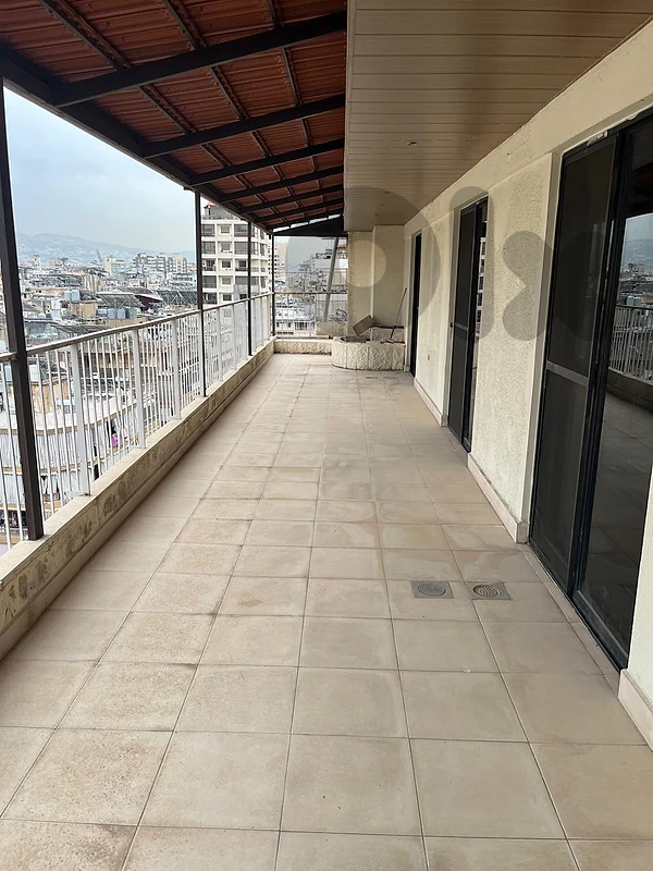 Apartment for Sale in Al Mazraa - 300m² 11th Floor