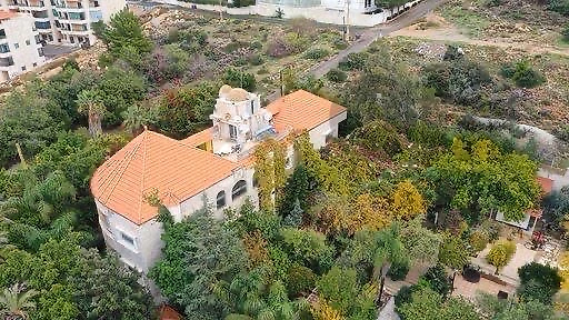 For sale | Majestic Private Villa in Dawhat Aramoun