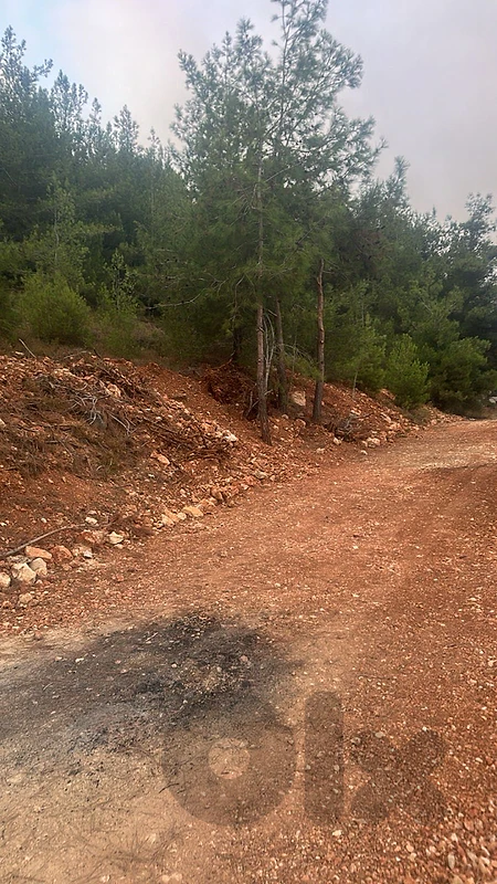 1000m land zone 20/40 Two floors Bullding  Souk Ghareb Aley