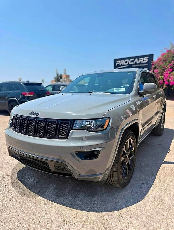 Grand cherokee	2020