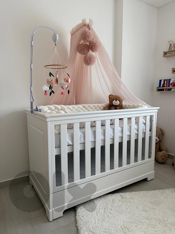 baby crib