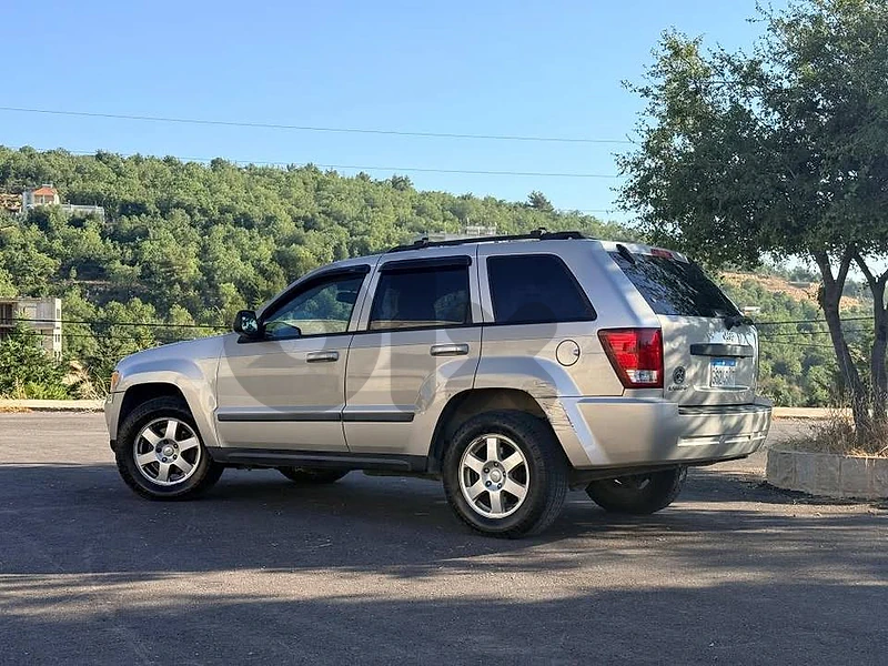 Grand Cherokee Laredo 2009