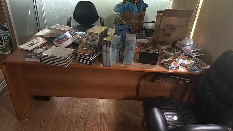 Multilingual Office Reference Library & Encyclopedia Collection (Bulk