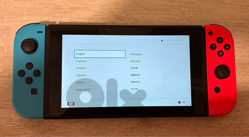 Nintendo Switch HAC-001 + 2 Games + Accessories