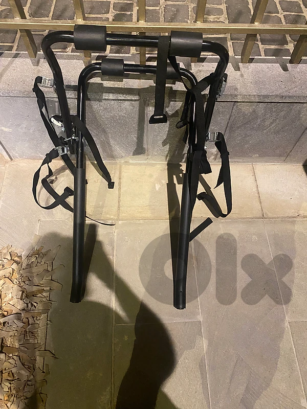 stand for bikes for cars 20$ like new baabda or verdun