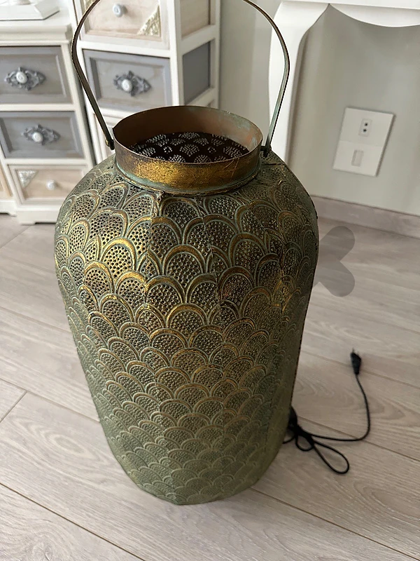 brass lampadaire