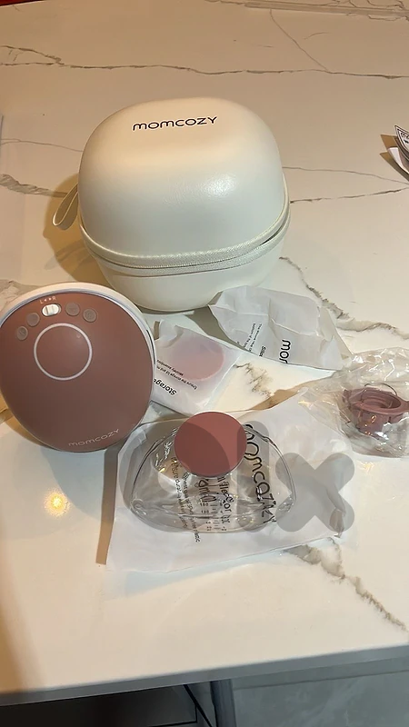 Momcozy M9 breast pump