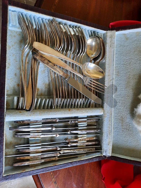 silver cuttlery set