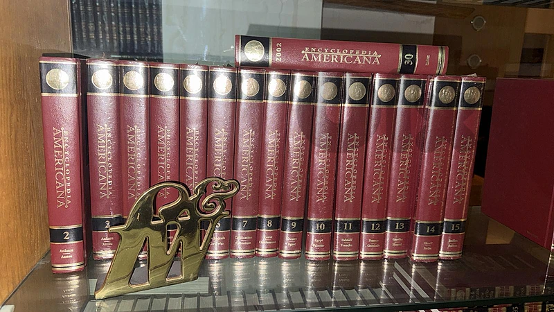 "Encyclopedia Americana" Vintage Multi-Volume Hardcover Set