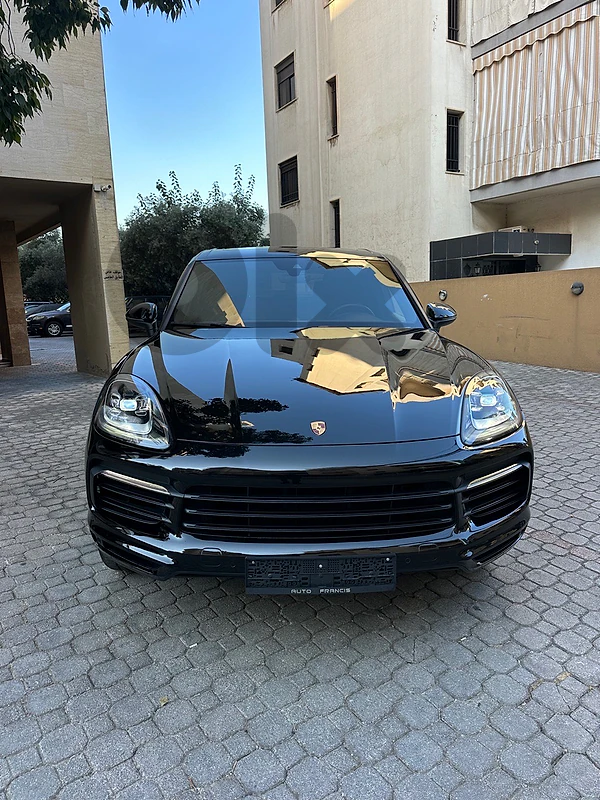 Porsche Cayenne 2019 black on black (clean carfax-53000 miles) Porsche Cayenne 2019 black on black (clean carfax-53000 miles)