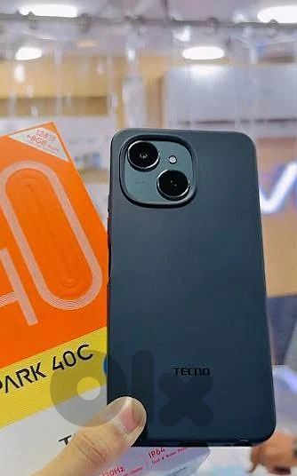 spark 40 c 8 ram 256 gb