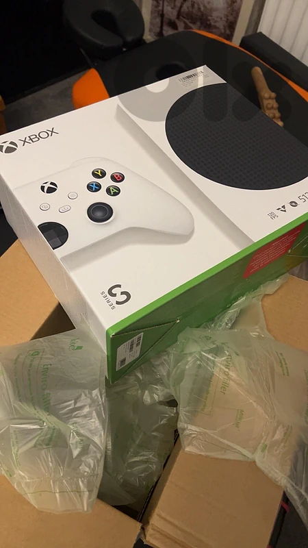 XBOX SERIES S ( Fik Tel3ab GTA6 3laya ) USED LIKE NEW