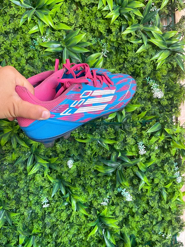 Adidas F50 Football Boots (Pink & Blue)