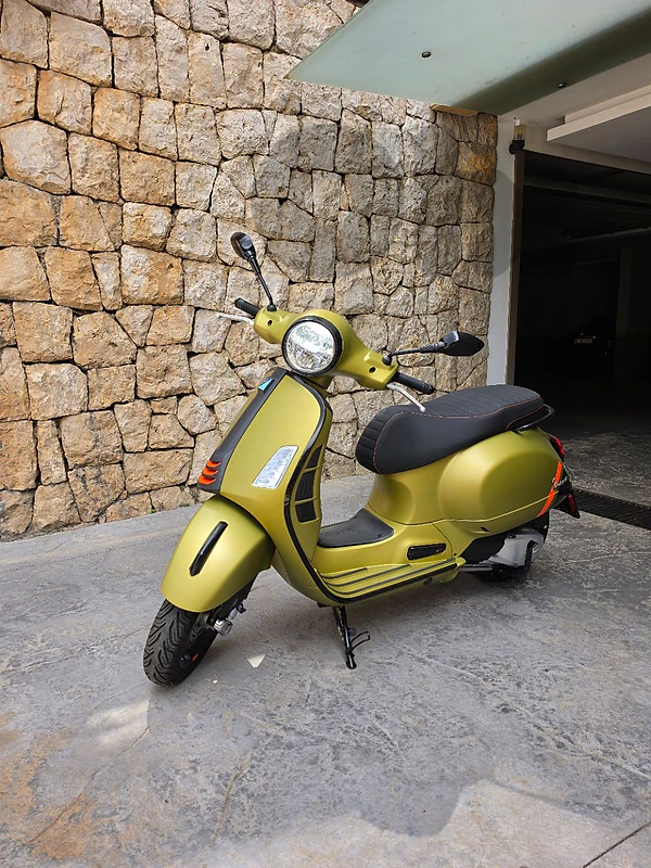 VESPA GTS 300 2024 1139 km only