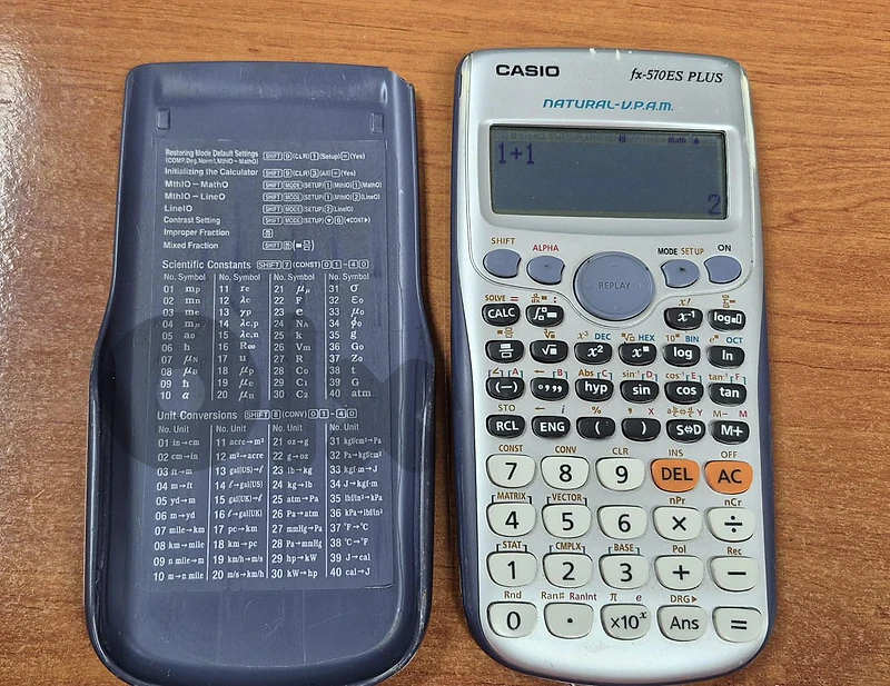 Original Casio fx-570ES PLUS Scientific Calculator (Natural V.P.A.M.)