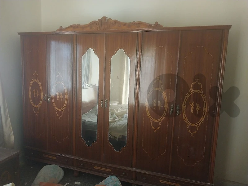 خزانة ملابس انتيك