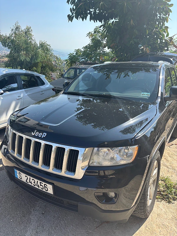 Jeep Cherokee 2012 4x4 LAREDO