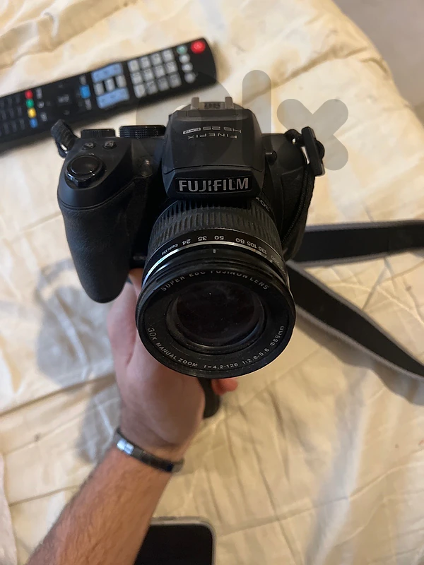 Fujifilm FinePix HS35EXR - 30x optical zoom