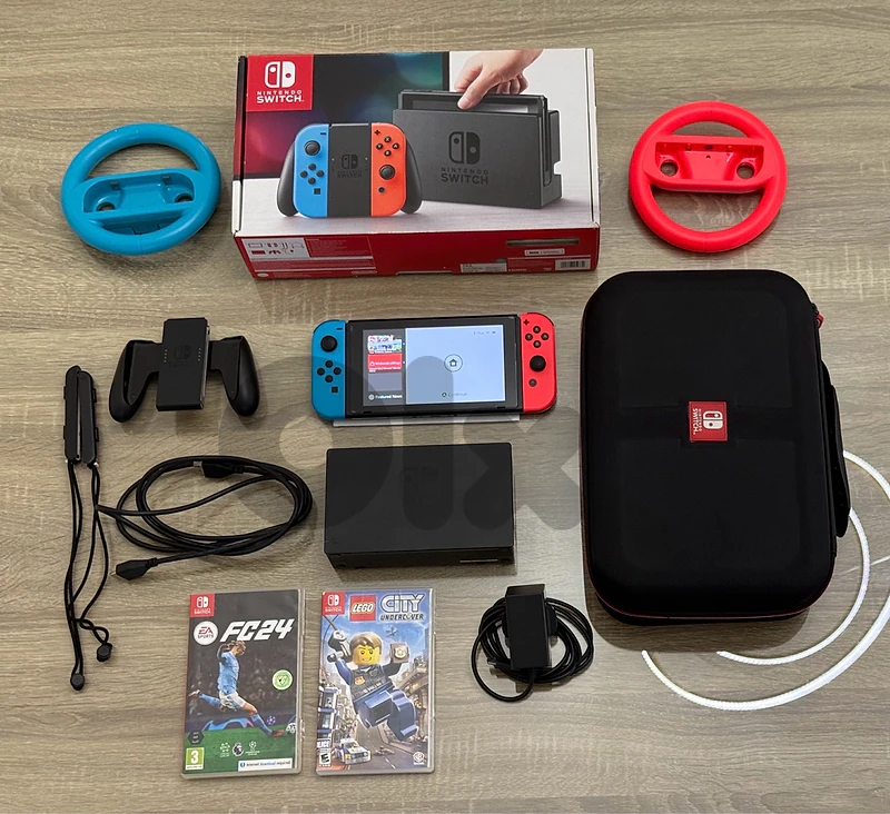 Nintendo switch V1 (Excellent condition)