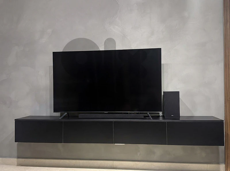 TV unit lile new for sale  2.6m