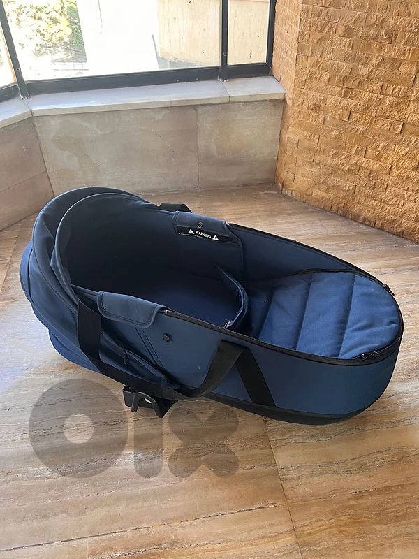 Babyzen YOYO Portable Bassinet - Navy blue with stroller adapters