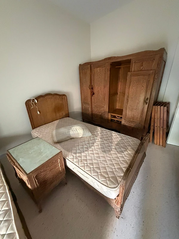 vintage full bedroom