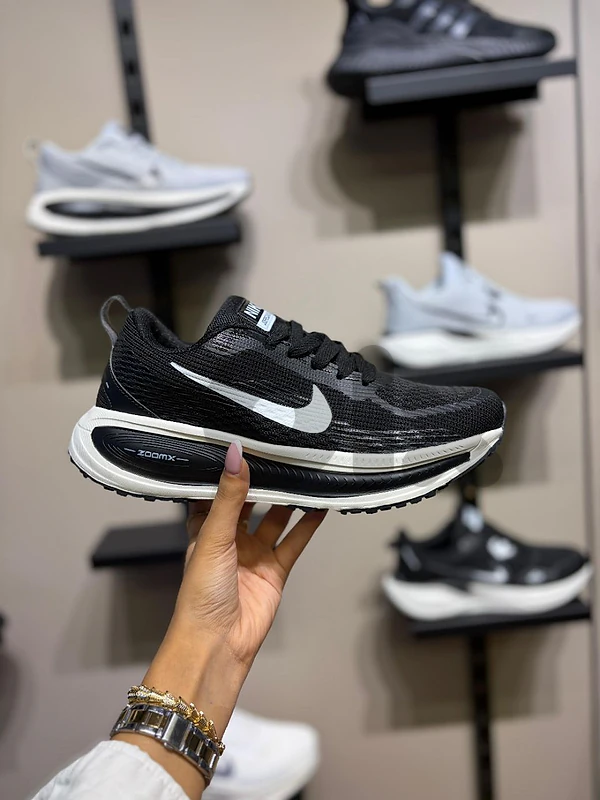 أسبدرينات للبيع ماركة Nike بعدون جديدة قياس من 41-46 السعر 35$