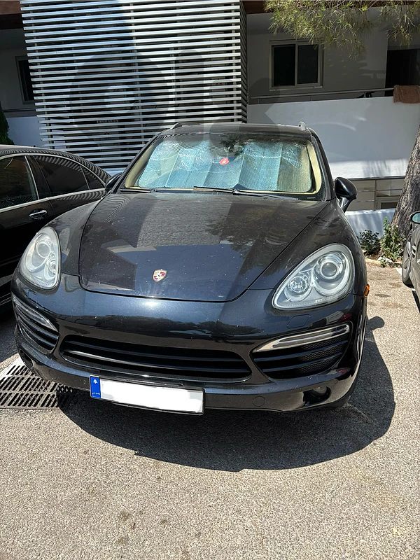 Porsche Cayenne 2012 V6 for sale due to travel (للبيع بداعي السفر)