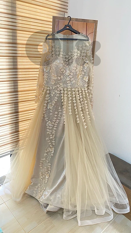 فستان خطوبة / سهرة