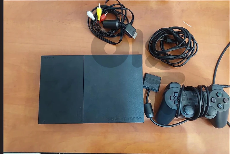 PS2 m3adale masket w cables asleyeen w El se3er byenzal shway