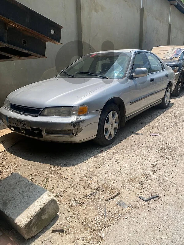 Honda accord 	1998