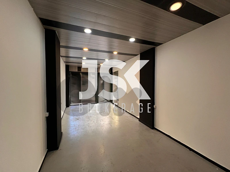 L22516 Shop For Rent in Achrafieh, Fassouh