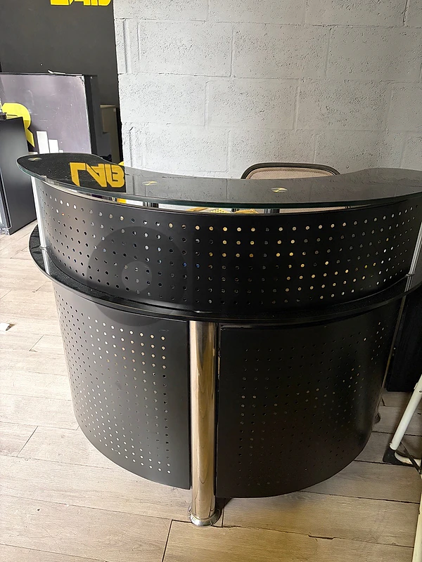 Office Reception Desk Set for Sale  مكتب للبيع