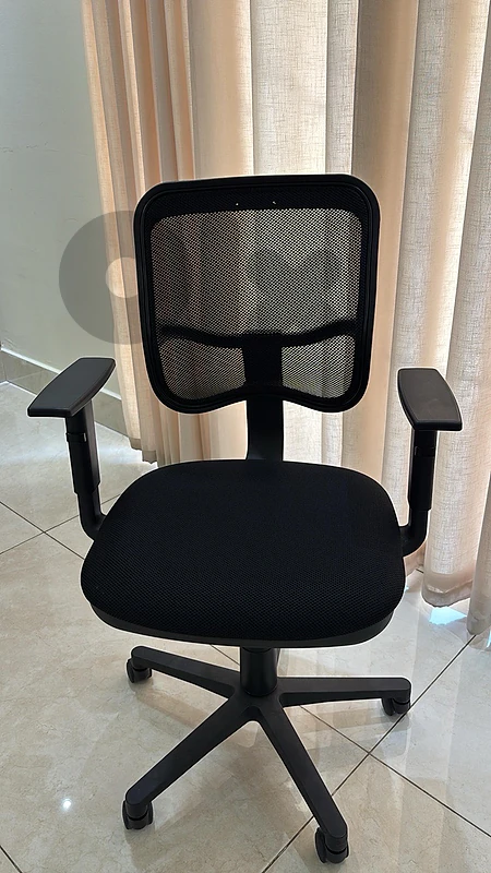 Ergonomic Black Mesh Office / Desk Chair