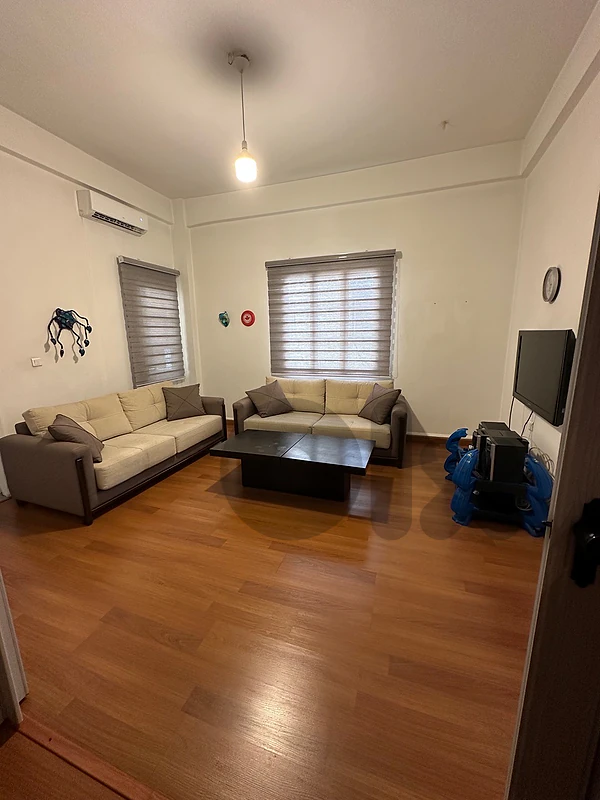 Apartment for rent in achrafieh/By rooms or Whole apartment.