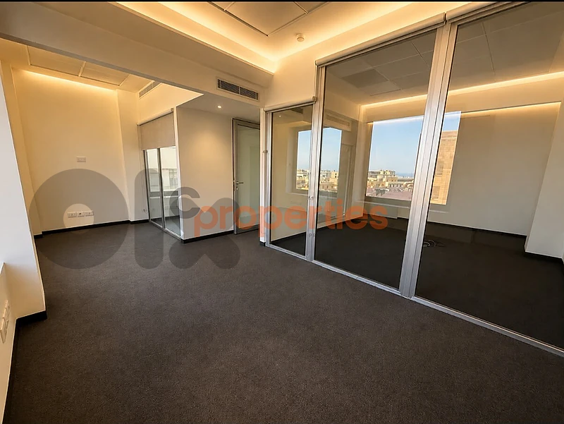 Office For Rent In Downtown مكتب للإيجار في وسط المدينة CPBMB01