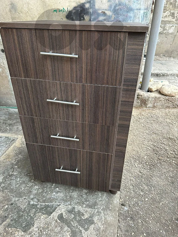 بكس اربع جوارير سكك تلسكوب شبه جديد