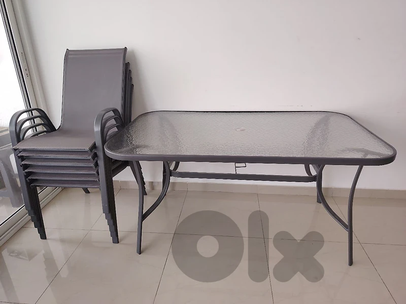 glass table with 6 chairs