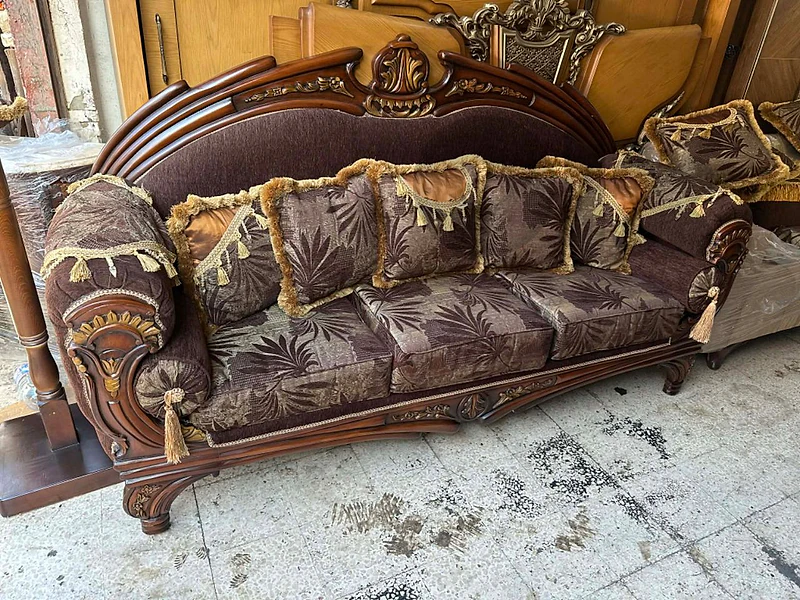 طقم كنبايات ملكي حفر خشب زان ست قطع وطاولة