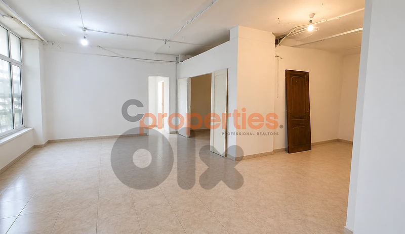 Apartment For Rent in Tallet El Khayatشقة للأجار في التلة CPBHN64